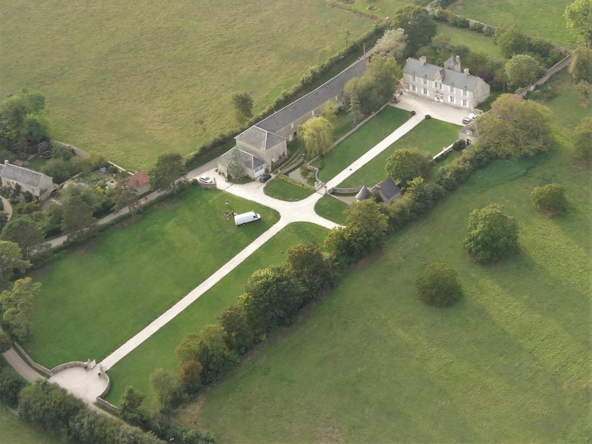 Manoir De Conjon Bed & Breakfast Crouay Exterior photo