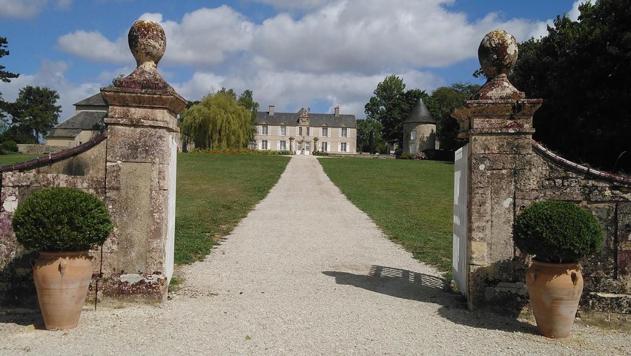 Manoir De Conjon Bed & Breakfast Crouay Exterior photo