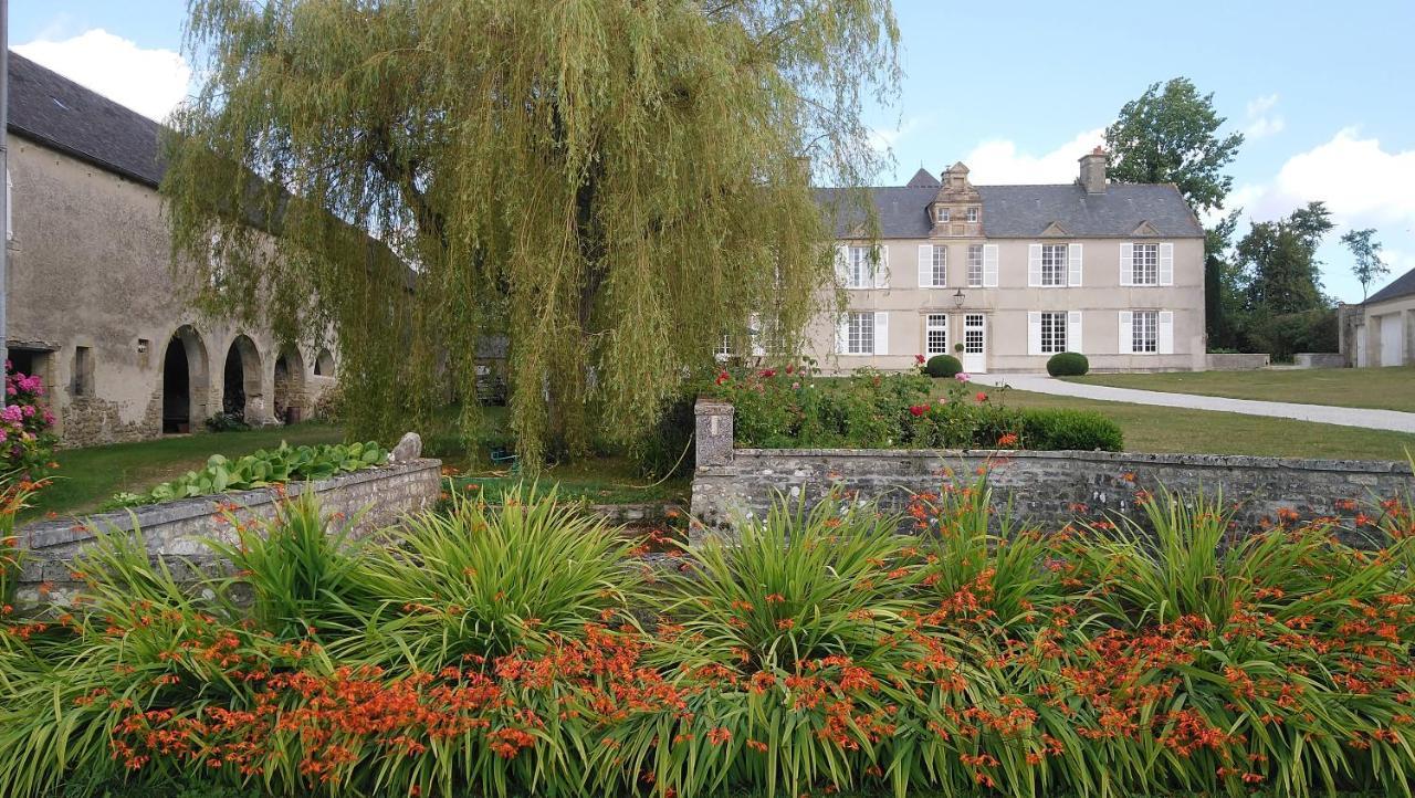 Manoir De Conjon Bed & Breakfast Crouay Exterior photo