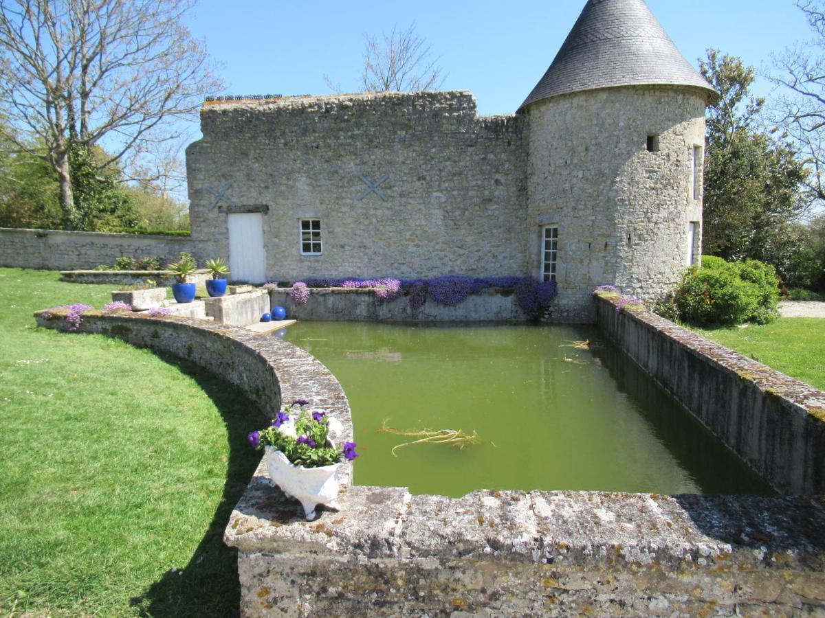 Manoir De Conjon Bed & Breakfast Crouay Exterior photo